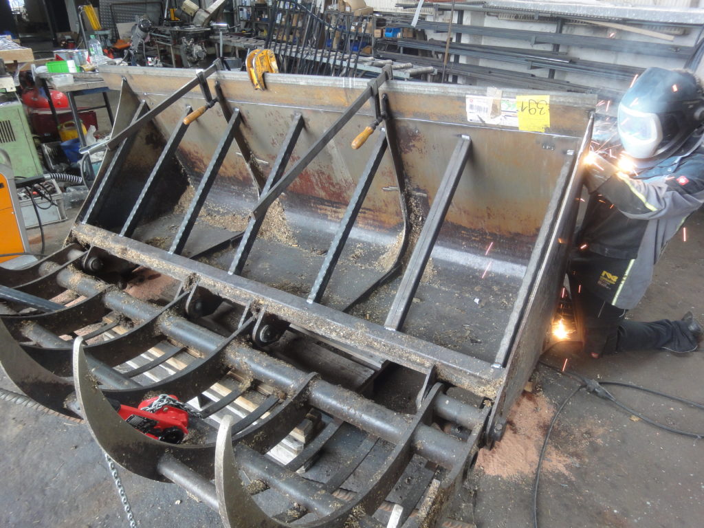 Reparatur Frontladerschaufel